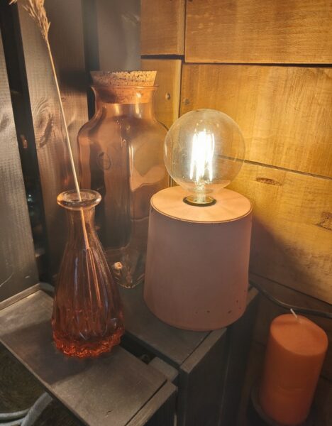 Handmade concrete lamp (round model) - Image 9