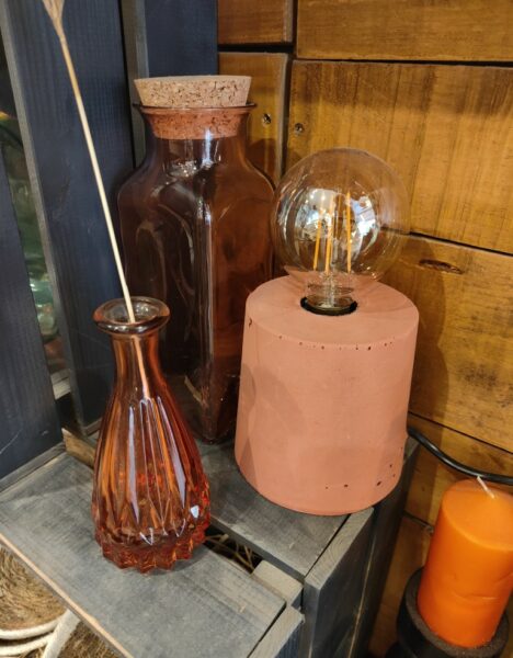 Handmade concrete lamp (round model)