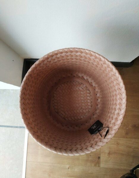 Cache pot/ porte revue en plastique recyclé - Imagen 5