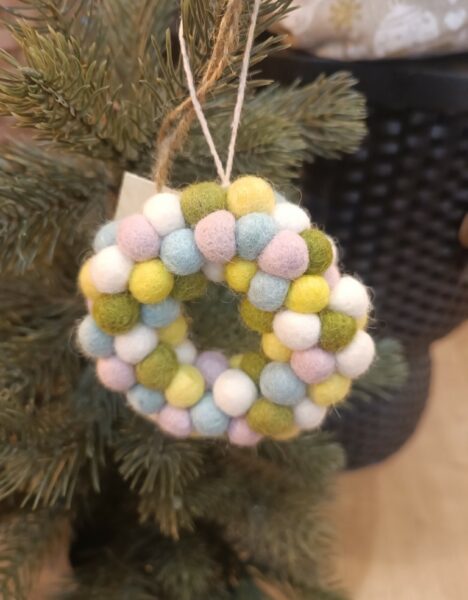 Couronne Artisanale en Feutre à Suspendre - Noël - Imagen 2