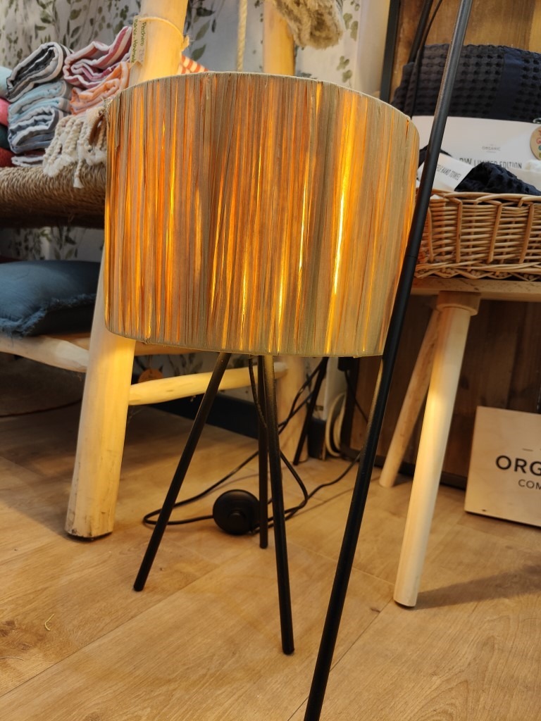 Table Lamp - Metal - Raffia